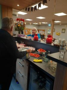 769ae1ba-8483-4b3a-9cba-8253765e829a-002